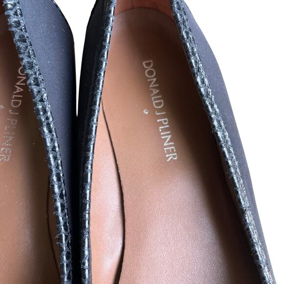 Donald J Pliner Ballet Wedge Size 7.5N Narrow Black Silver Bow Suede Pointed Toe - Picture 7 of 8